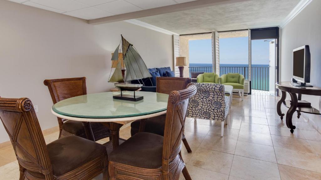 Holiday Inn Resort Panama City Beach by IHG photo