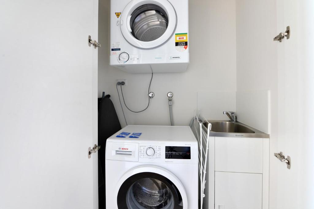 Ruby Gold Coast by CLLIX - Resim 27