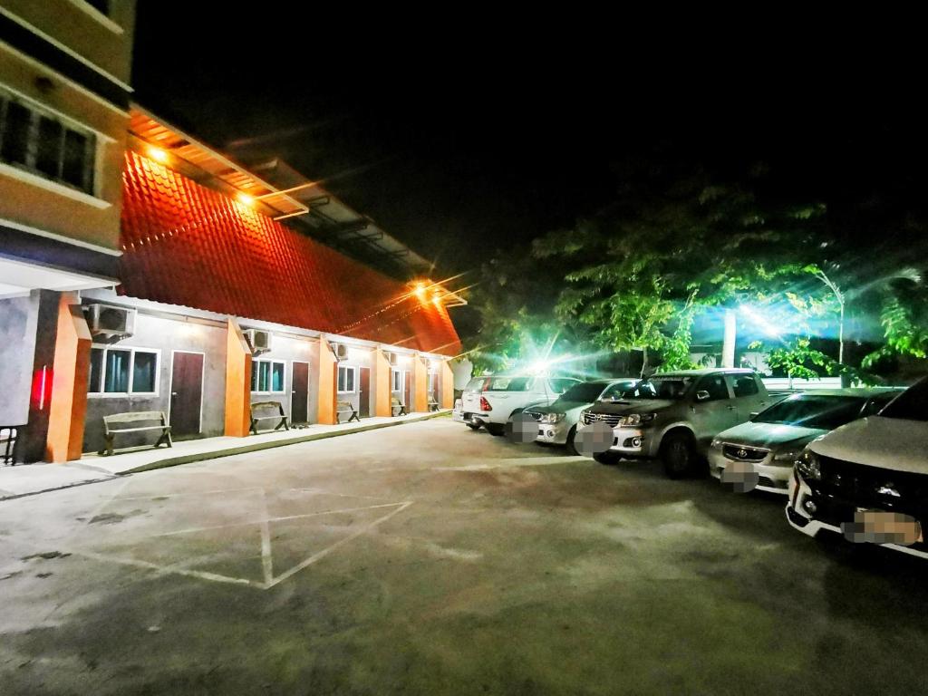Fotografie z fotogalerie ubytování โรงแรมประทับใจ v destinaci Sattahip