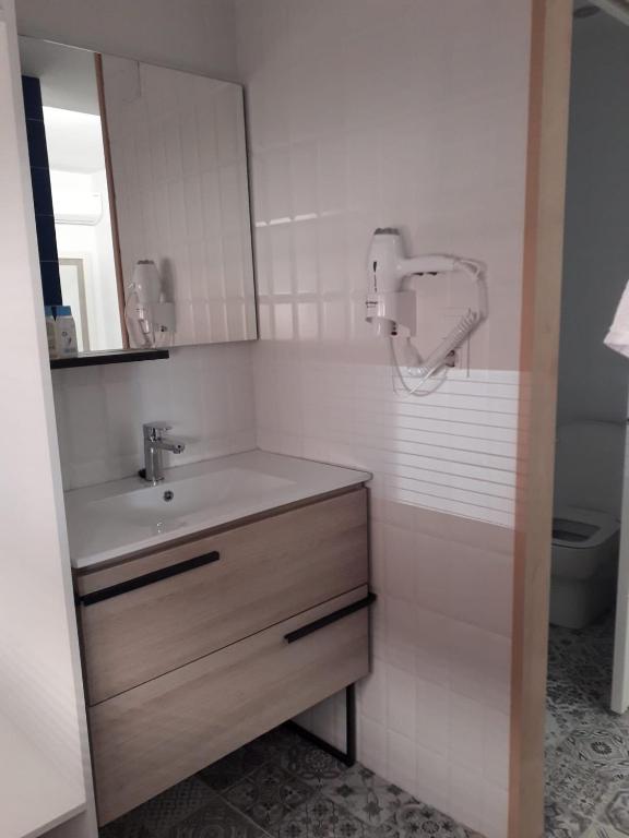 Posada Maria Santa Pola - Habitación Doble De Lujo Con Cama Extra