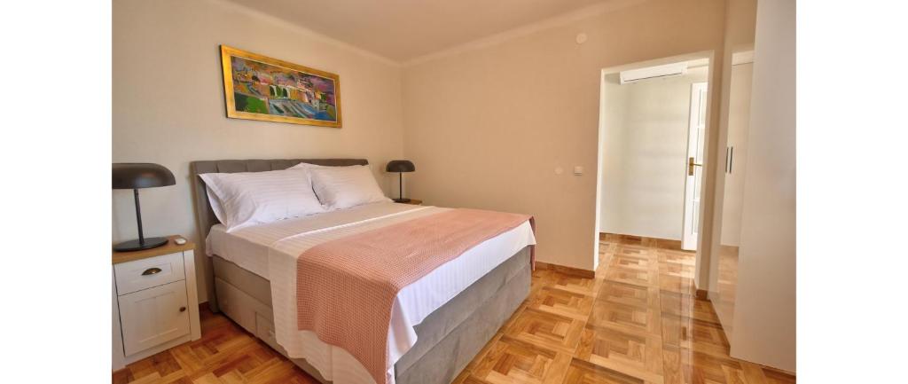 Posteľ alebo postele v izbe v ubytovaní Villa Franklin Dubrovnik with Swimming Pool