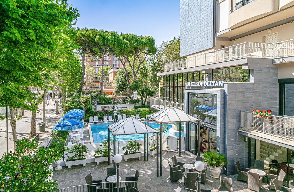 Swimmingpoolen hos eller tæt på Hotel Metropolitan