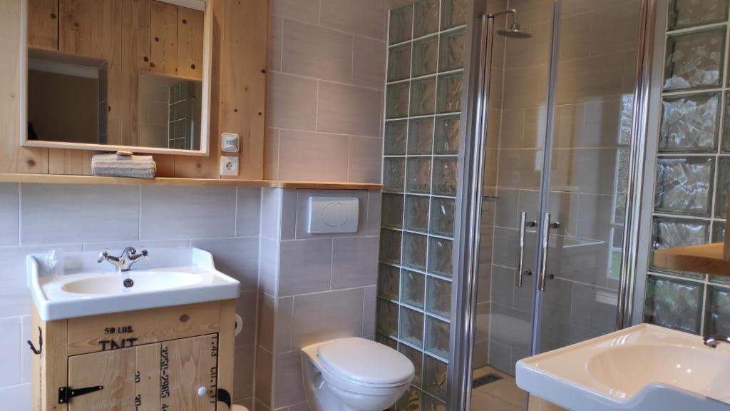Domaine Airborne - Habitación Familiar Con Baño Privado