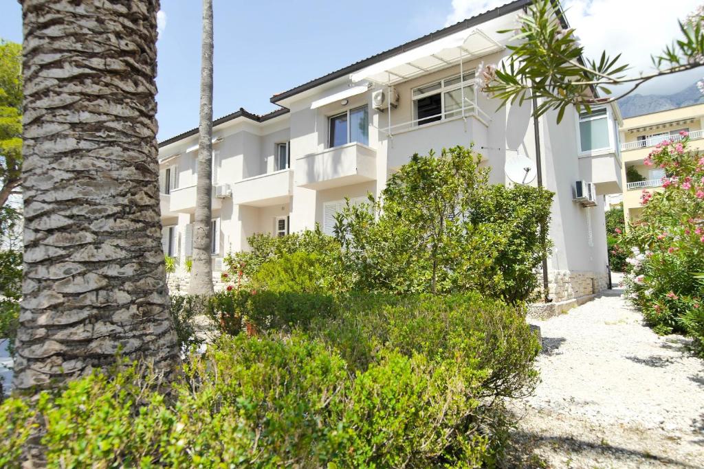 Vonkajšia záhrada v ubytovaní Apartment Beach Makarska