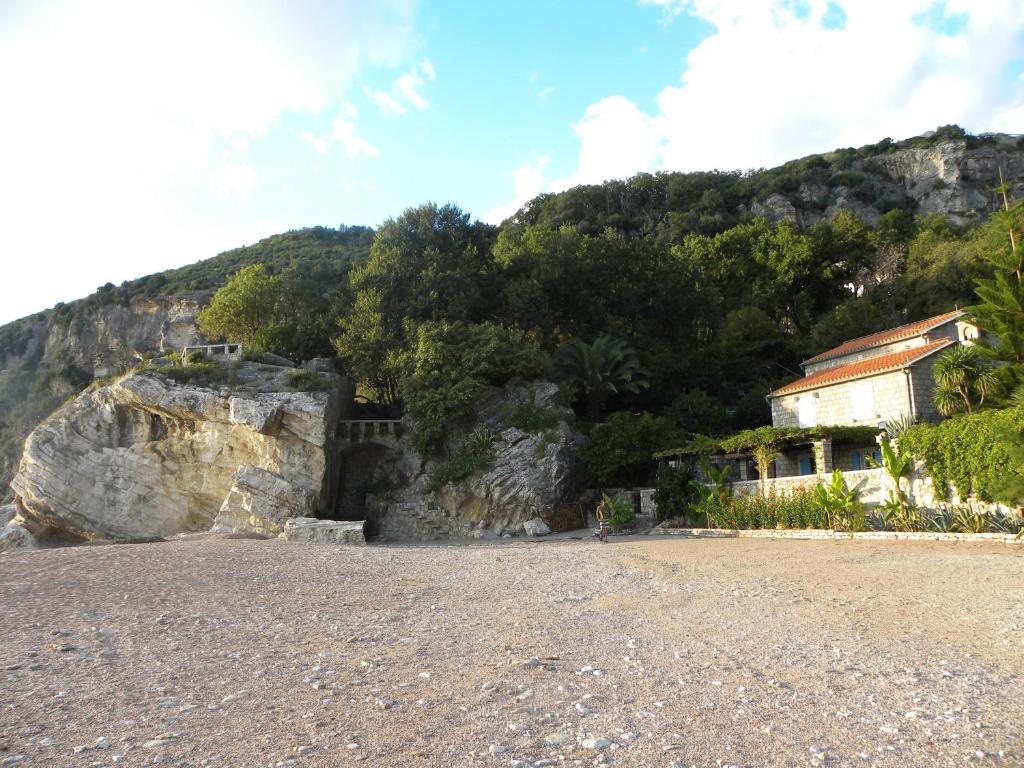 Příroda nedaleko apartmánu