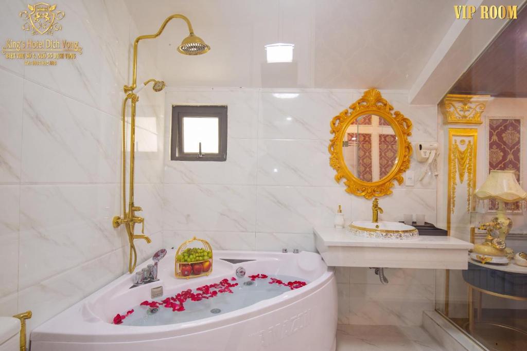 Koupelna v ubytování King's Hotel Dịch Vọng
