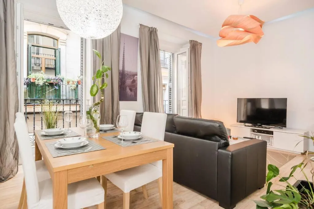The Sol II Apartment, Madrid, Spania