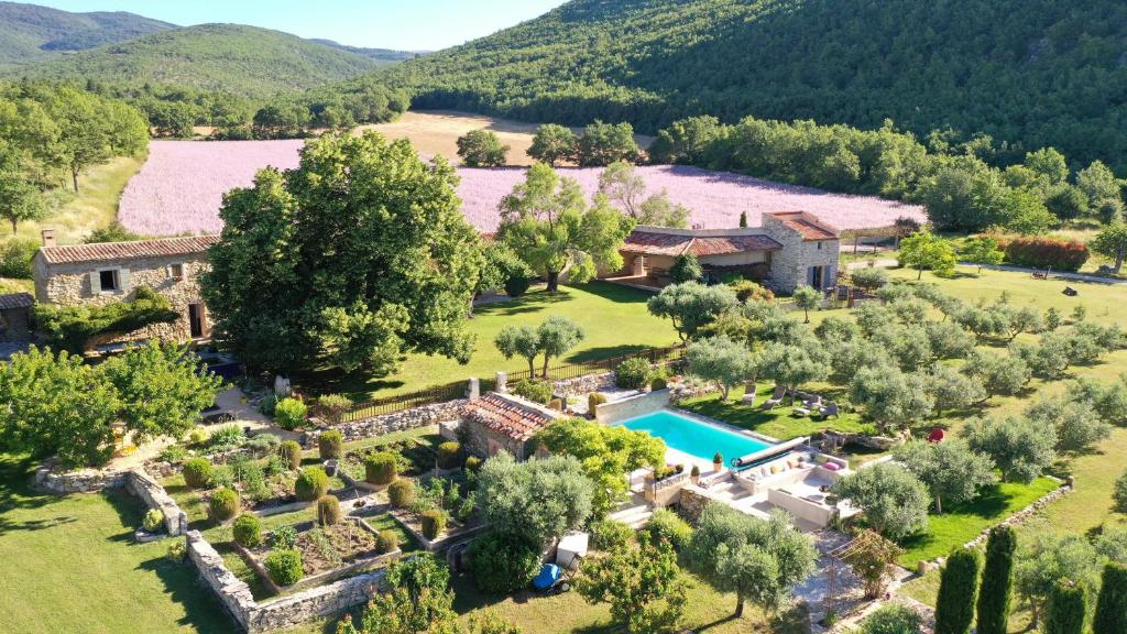 an aerial view of a estate with a swimming pool at Fontdecounet in Lardiers