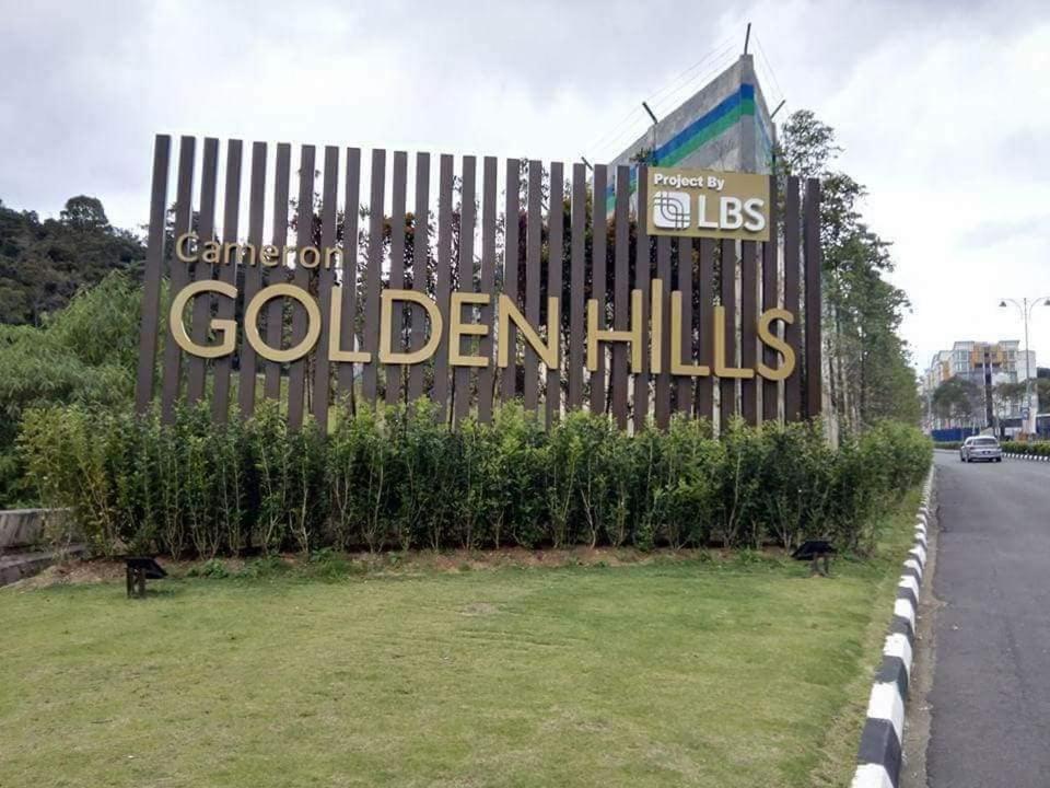 a sign for the colombian colombianidas sign at Bishops Cap at Cameron Highlands in Brinchang