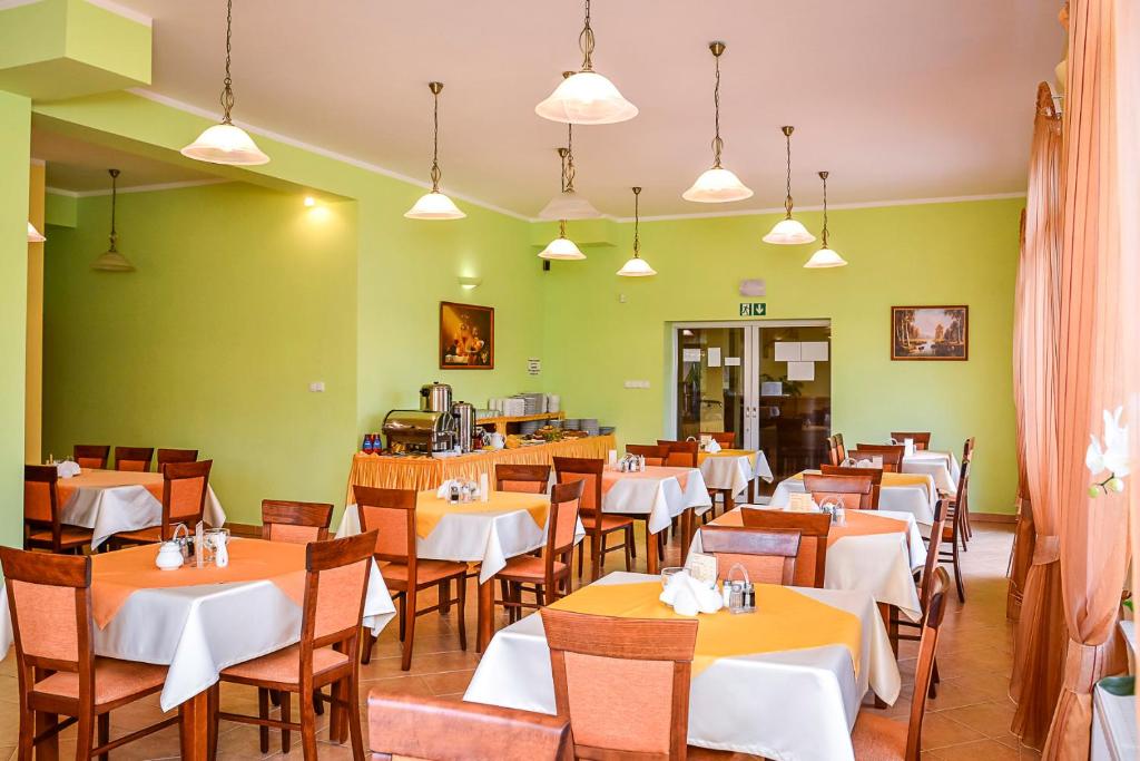 Restauracja lub miejsce do jedzenia w obiekcie Villa Sylvia