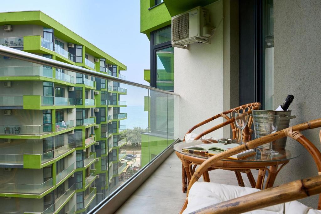 Opal Luxury Apartment 109 Spa n Pool Beach resort, Mamaia Nord (updated