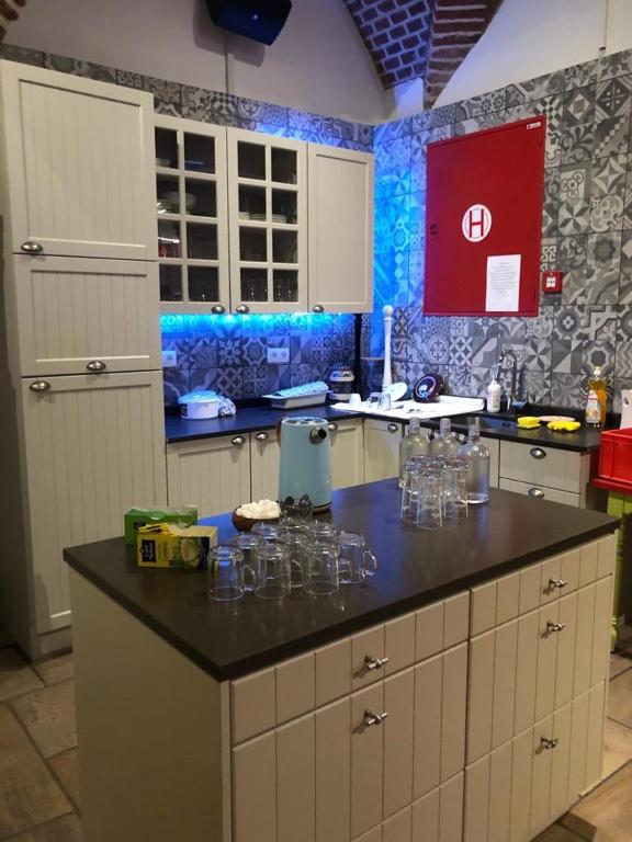 Köök või kööginurk majutusasutuses Antwerp City Hostel