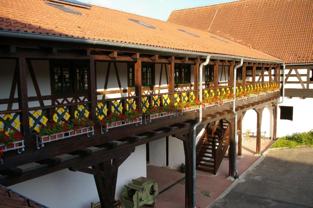 Balkón nebo terasa v ubytování Penzion Manský Dvůr