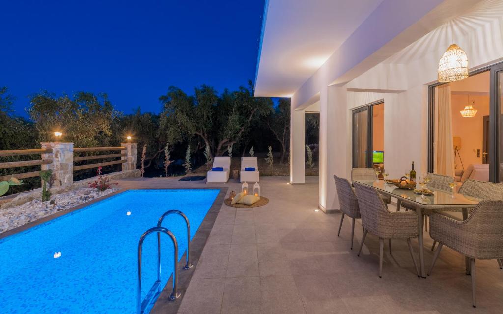 The swimming pool at or close to Queen of Zakynthos Luxury Villas