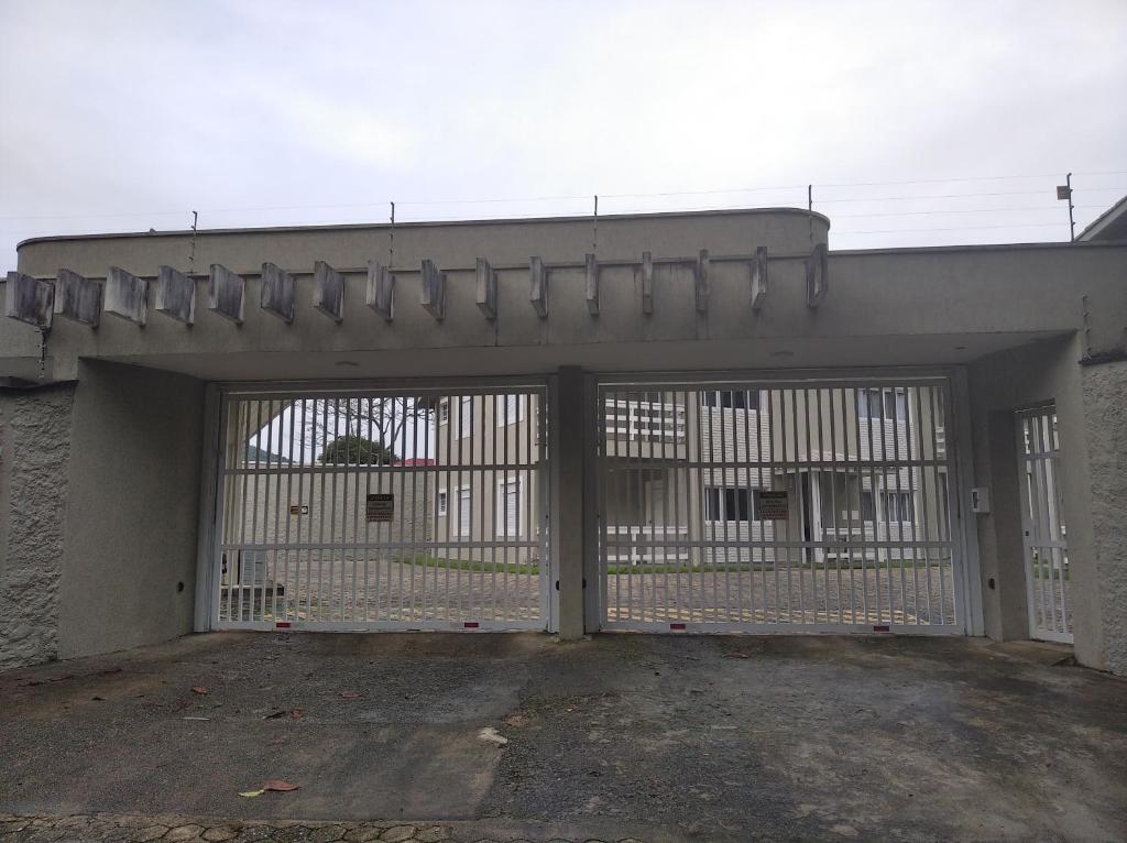  Apartamento em maranduba com ar condicionado