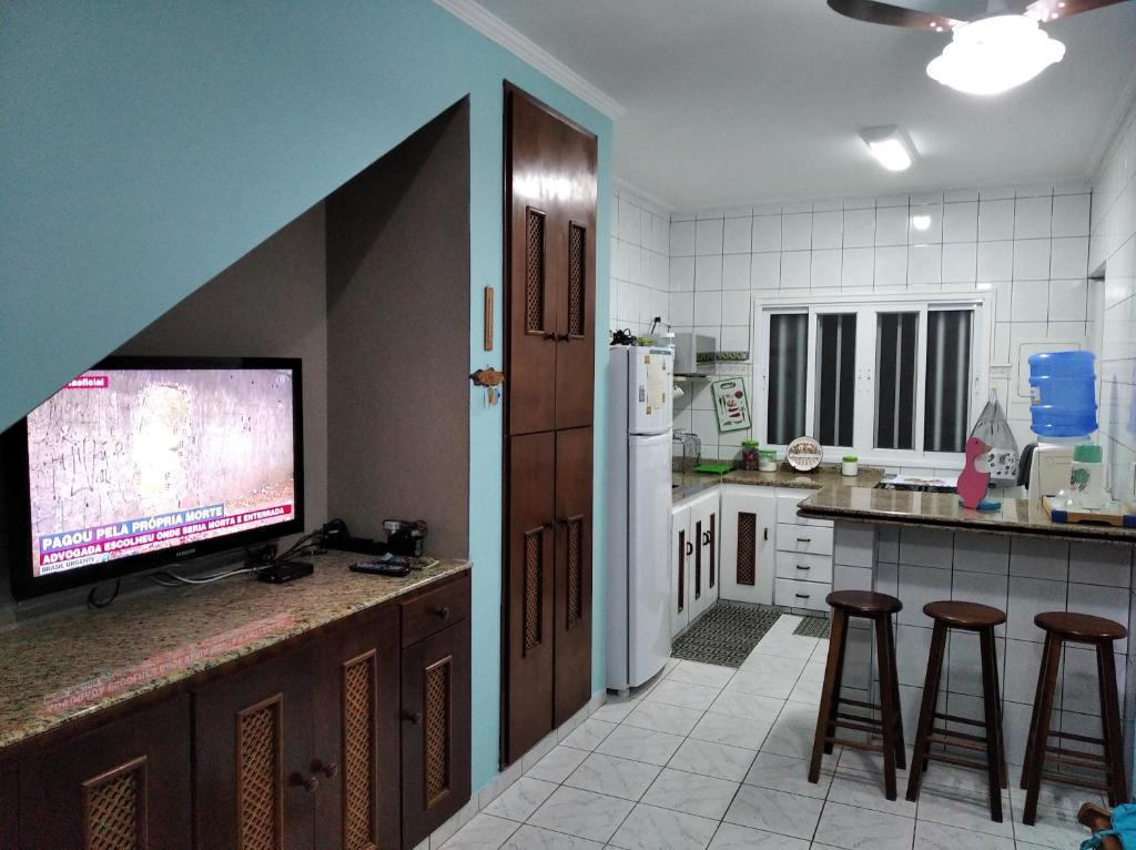  Apartamento em maranduba com ar condicionado