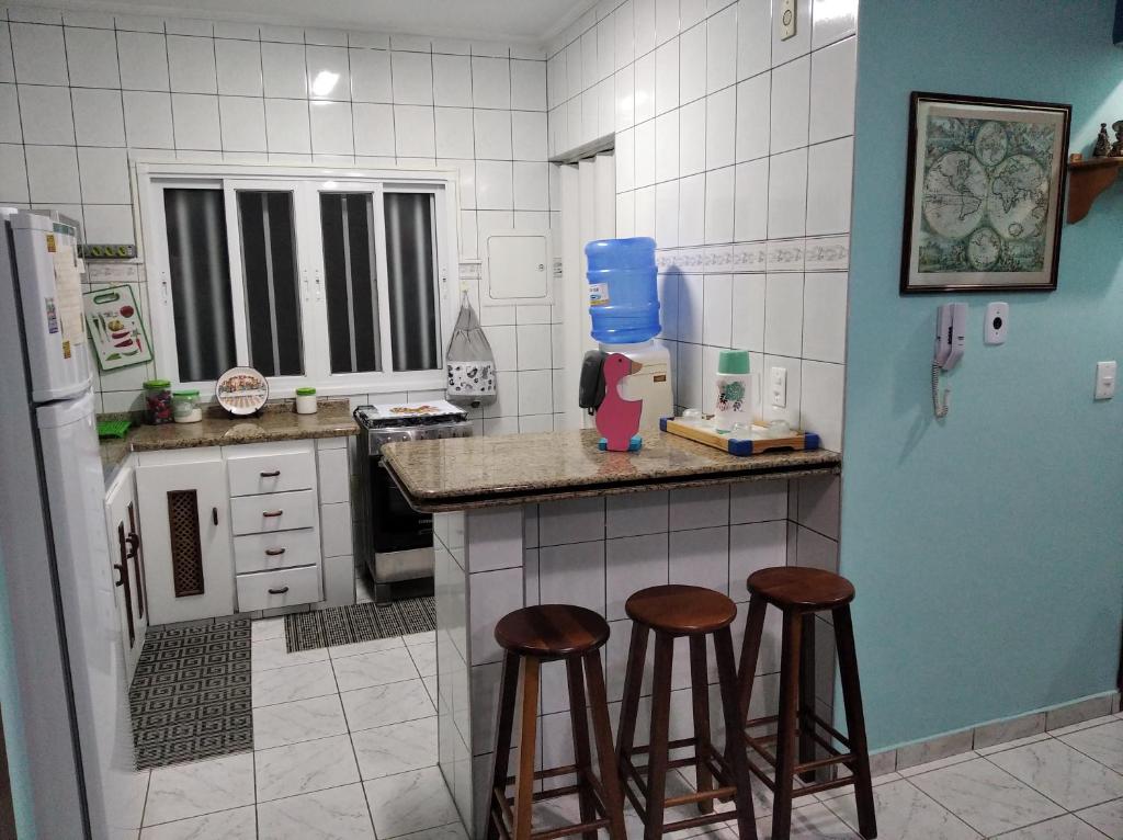  Apartamento em maranduba com ar condicionado