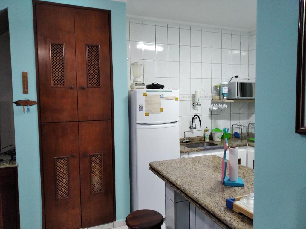  Apartamento em maranduba com ar condicionado