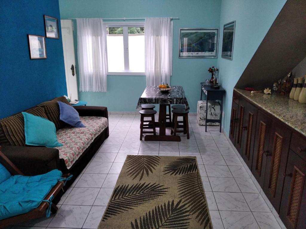  Apartamento em maranduba com ar condicionado