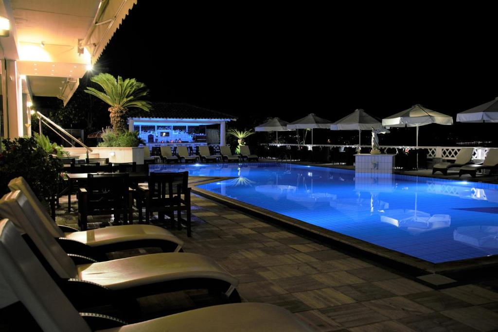 Bazén v ubytování King Minos Hotel nebo v jeho okolí