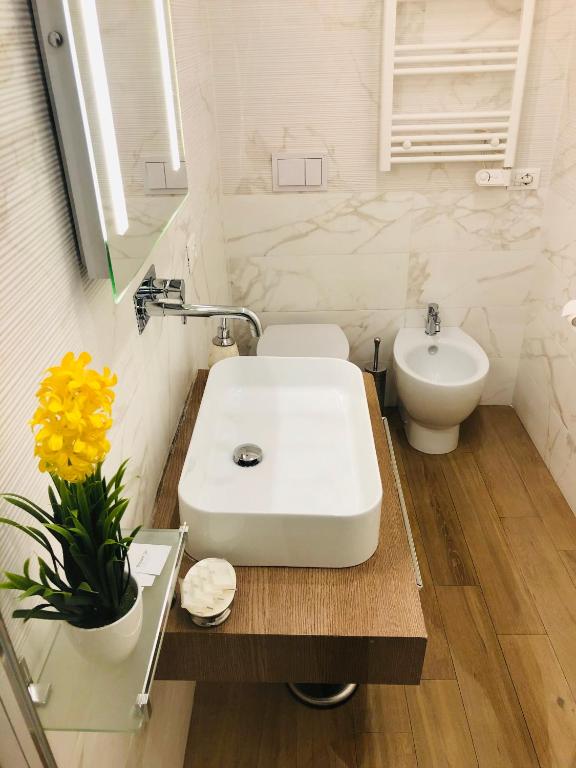 Kúpeľňa v ubytovaní KAMBAL LUXURY SUITES