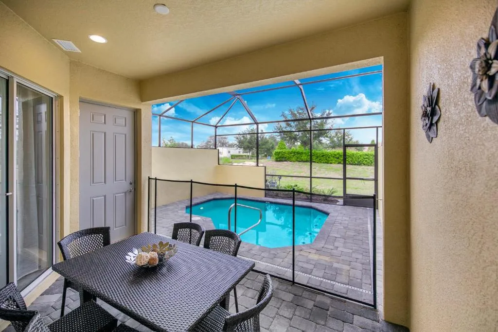 Amazing New 5 Bedroom 4.5 Bathroom TownHome with Pvt Pool and Amenities Included, Davenport, Statele Unite ale Americii