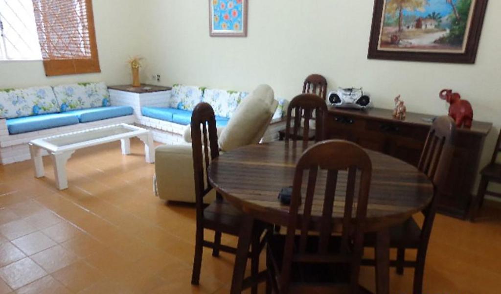  Casa confortável no Centro de Caraguatatuba