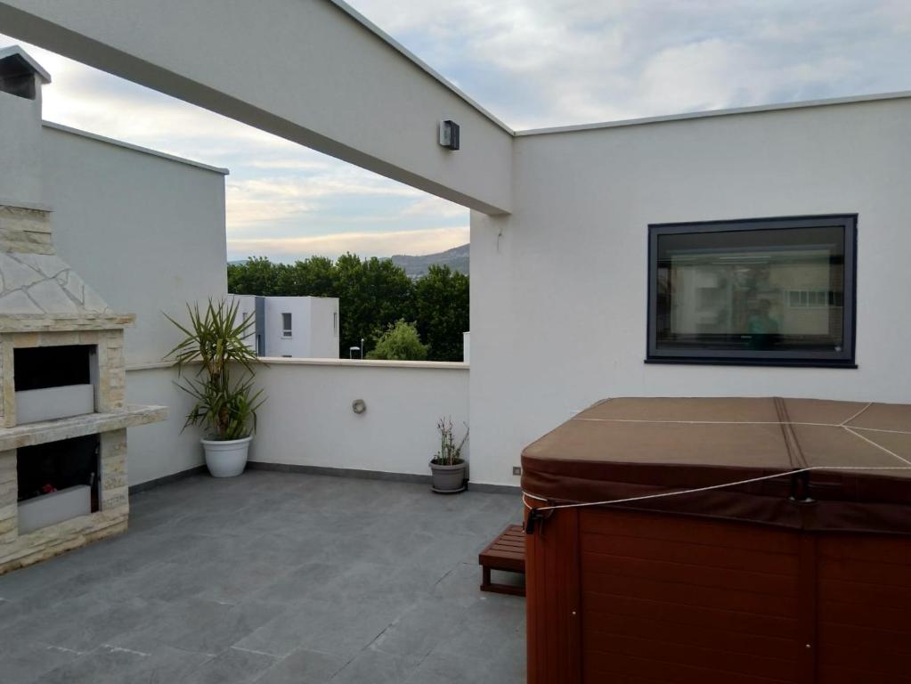Balkón alebo terasa v ubytovaní Sea Pearl Luxury Apartment