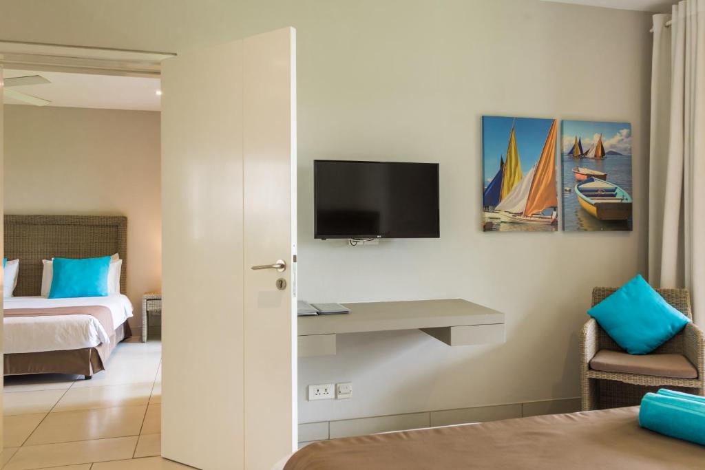 Mon Choisy Beach R. - 11