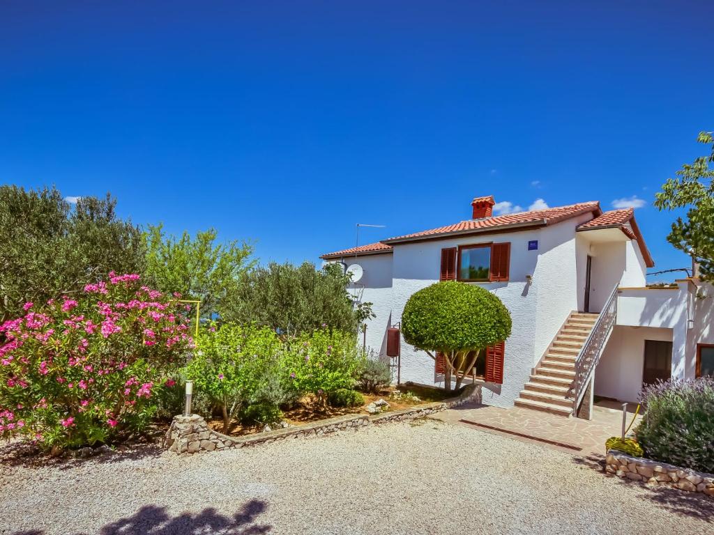 Κήπος έξω από το Holiday Home Kate by Interhome