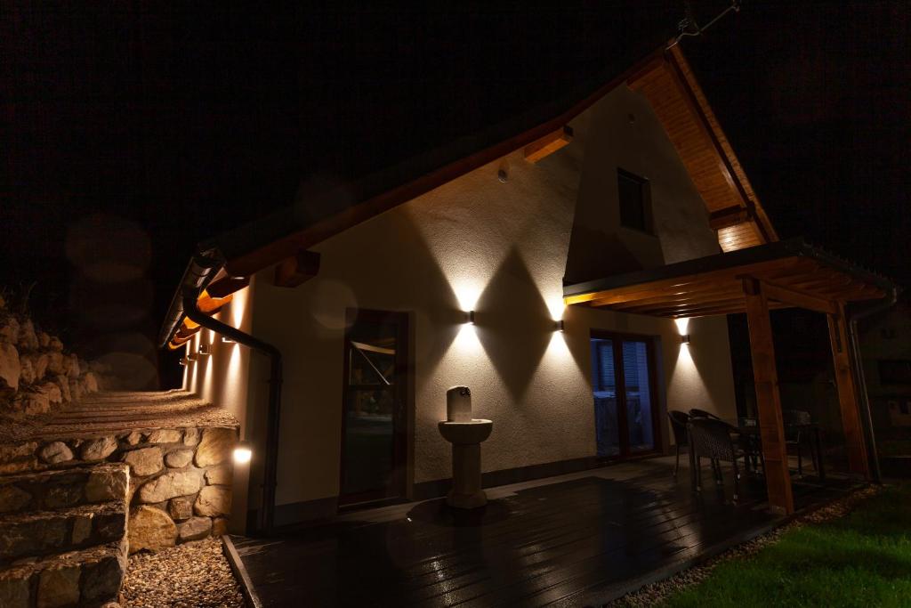 Budova, kde se prázdninový dům nachází