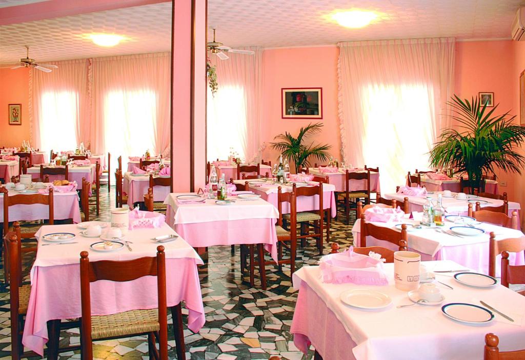 Restaurace v ubytování Hotel Edera