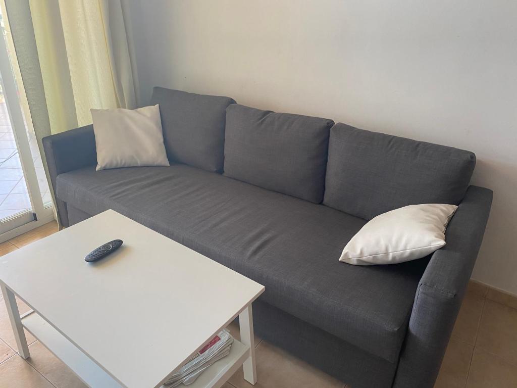Posezení v ubytování Urbanización Mar de Canet, 2 dormitorios con piscina comunitaria, garaje y wifi