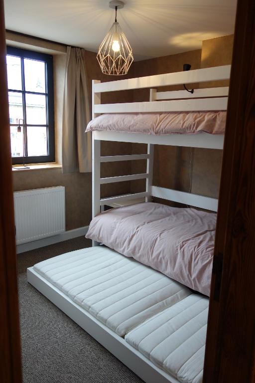 Postel nebo postele na pokoji v ubytování Gîtes le second à Spa (gîte de 2 et de 5 personnes)