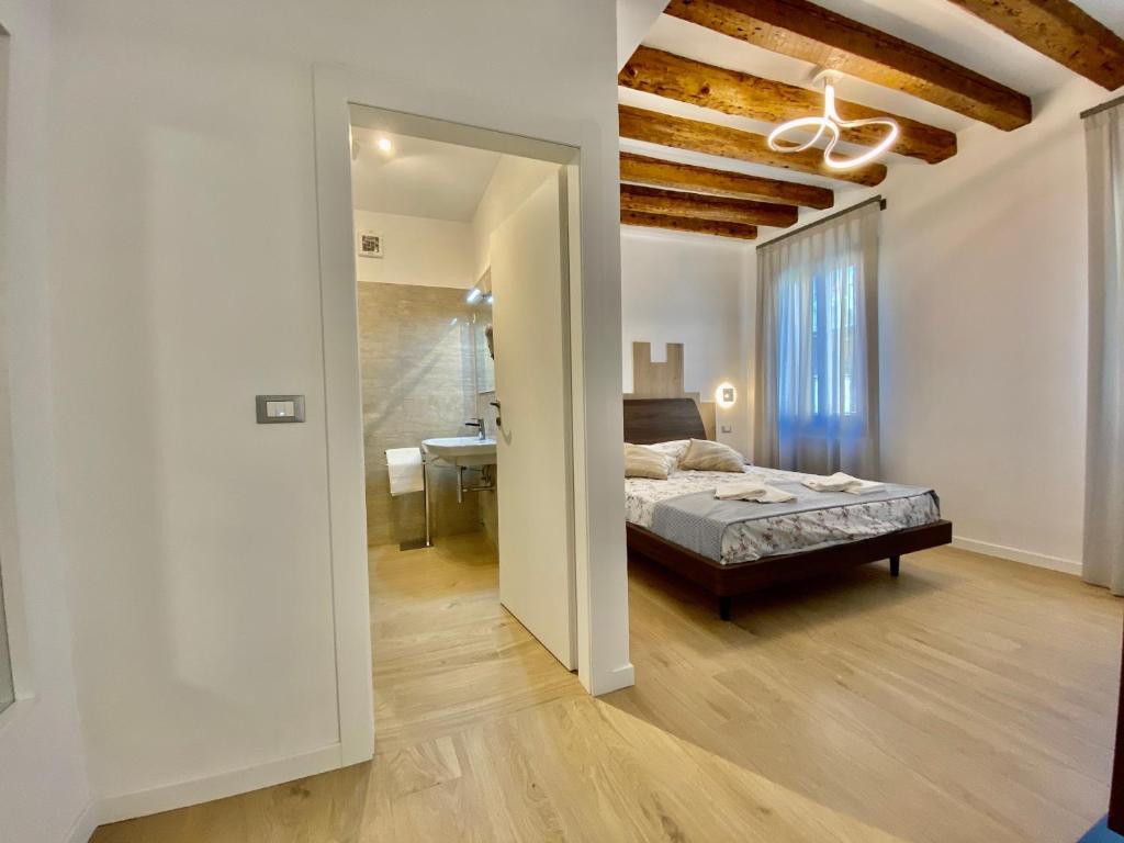 Suite House new apartments wi fi Venice island - Resim 19