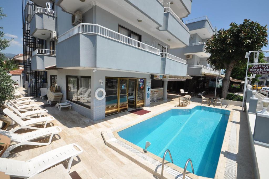 Bazén v ubytování Defne & Zevkim Hotel nebo v jeho okolí