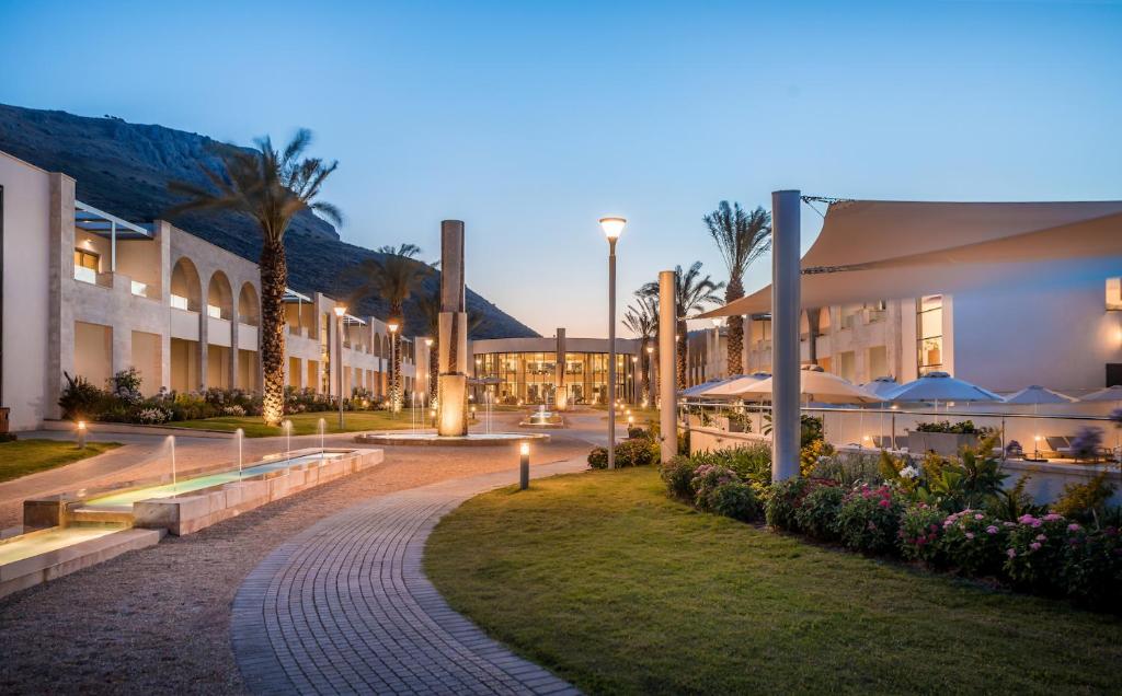 Bazén v ubytování Magdala Hotel nebo v jeho okolí