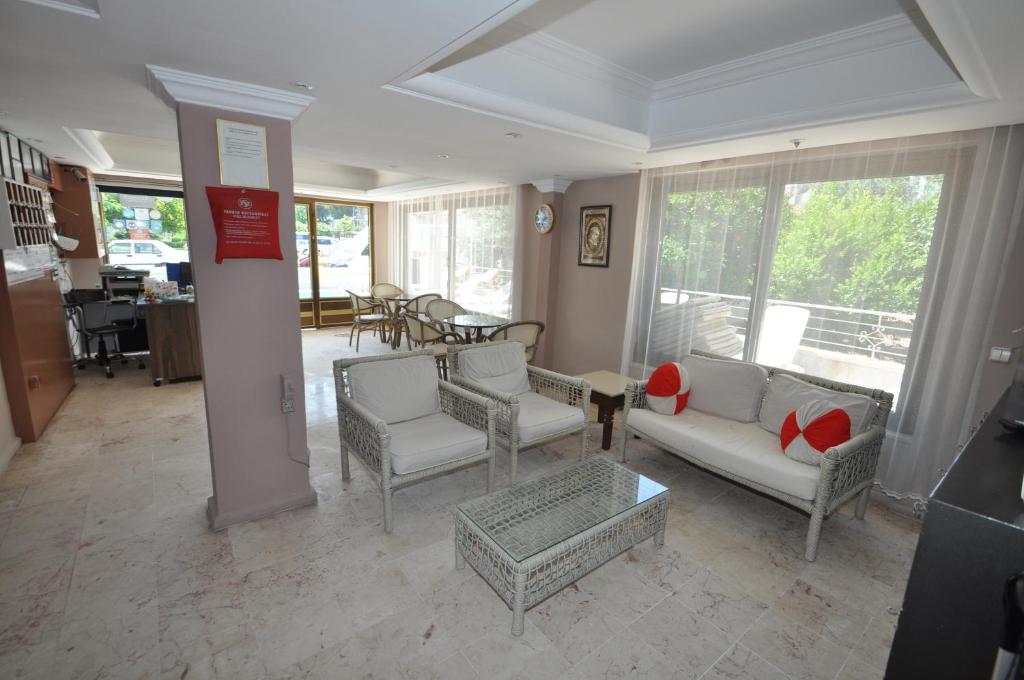 Kuchyň nebo kuchyňský kout v ubytování Defne & Zevkim Hotel