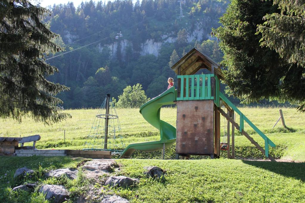 Herní místnost nebo prostor pro děti v ubytování Leysin Lodge