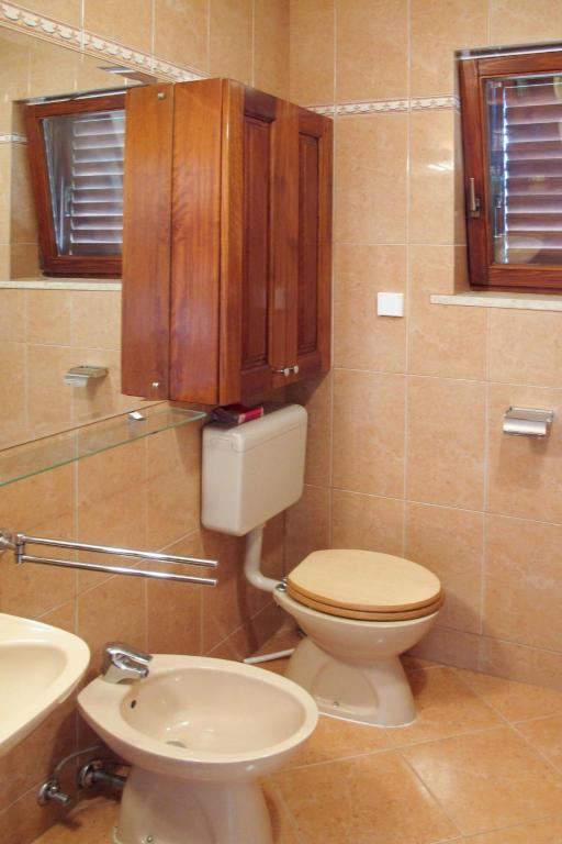 Kúpeľňa v ubytovaní Holiday Home Ema by Interhome