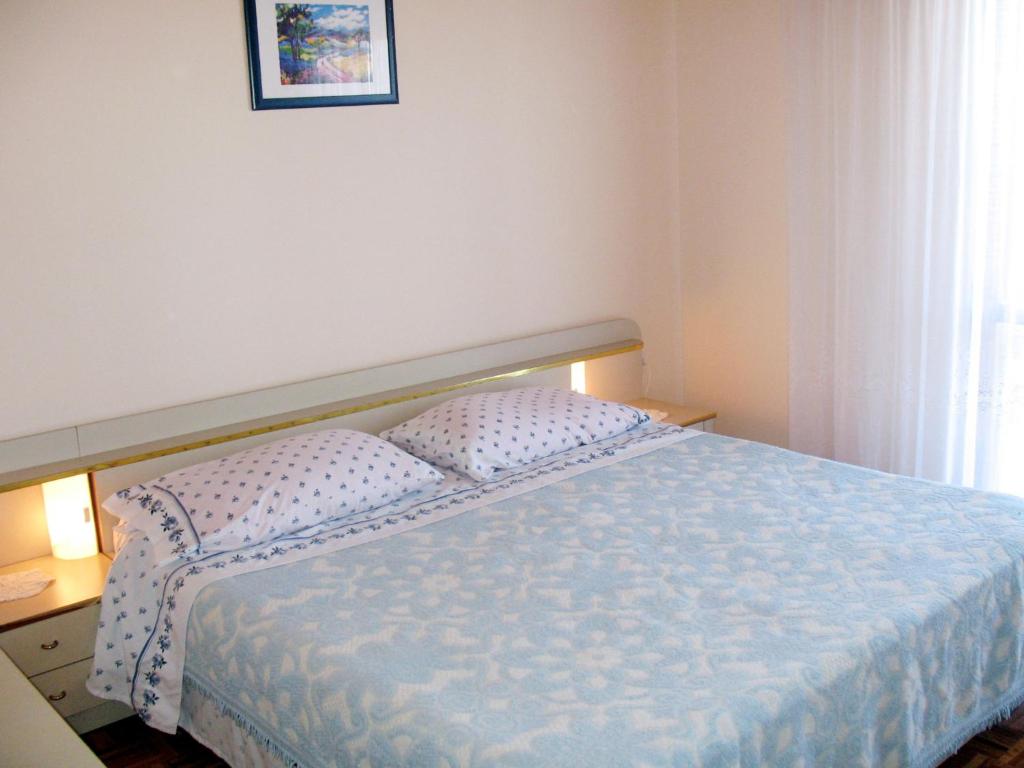 Posteľ alebo postele v izbe v ubytovaní Apartment Katić-2 by Interhome
