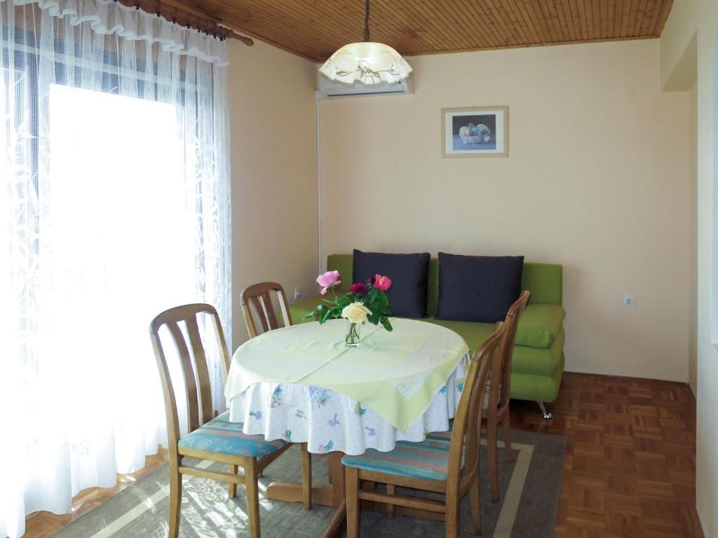 Posezení v ubytování Apartment Katić-1 by Interhome