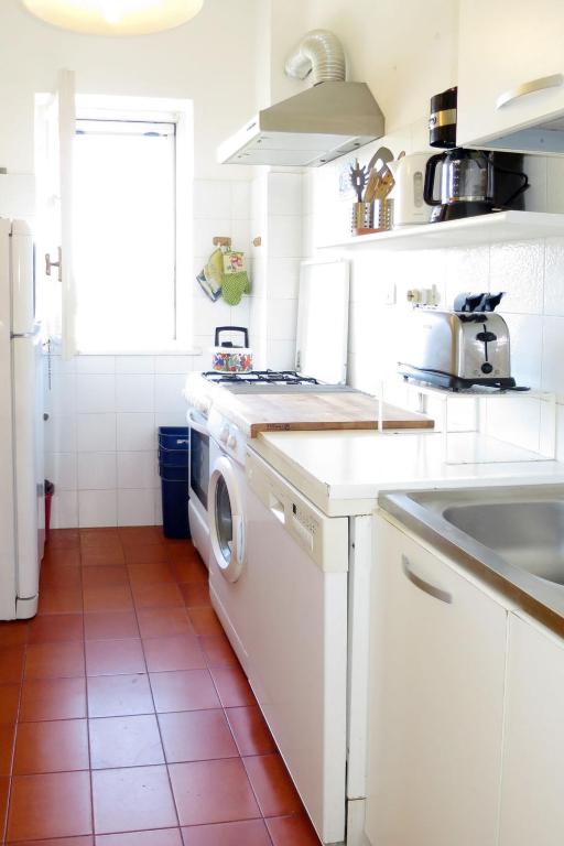 Kuchyňa alebo kuchynka v ubytovaní Apartment Algamarina by Interhome