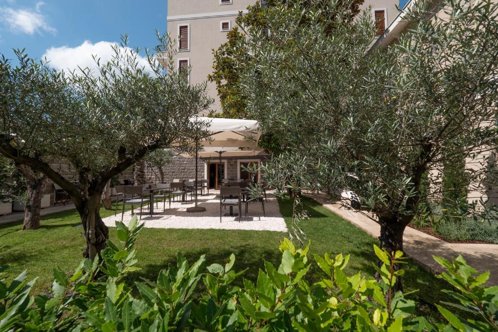 Zahrada ubytování Hotel Vela