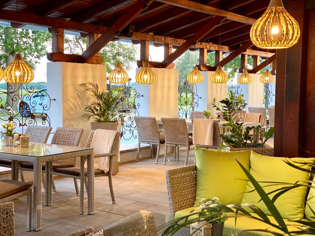 Posezení v ubytování István Parkhotel és Gasztrofarm