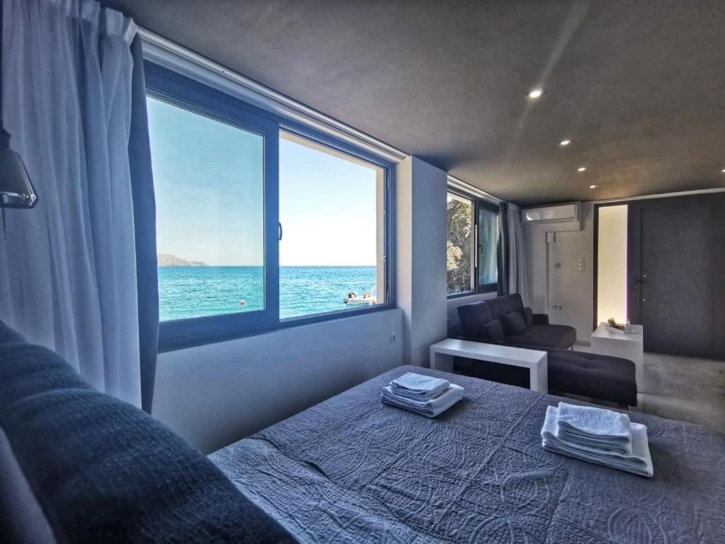 Sunrise Luxury Seaside Apartment