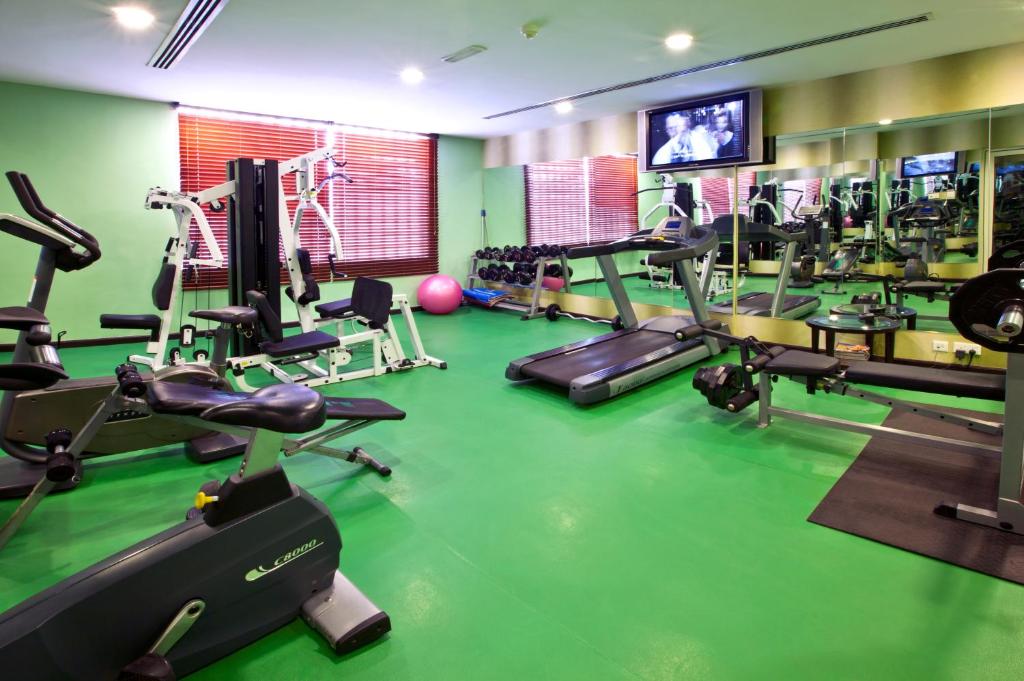 Fitness centrum a/nebo fitness zařízení v ubytování Landmark Riqqa Hotel