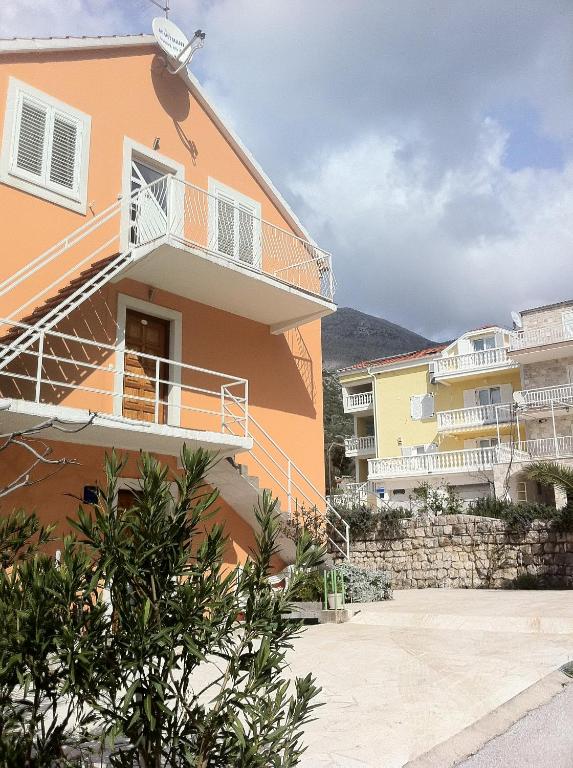 Výhľad na hory alebo výhľad na hory priamo z apartmánu