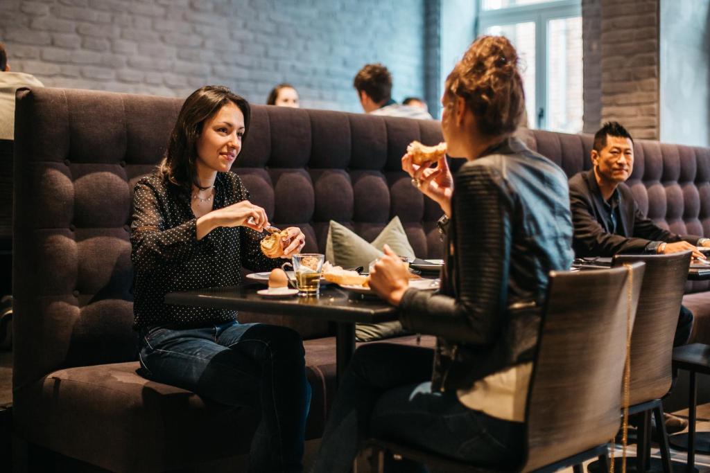 Monsieur Maurice - Resim 3