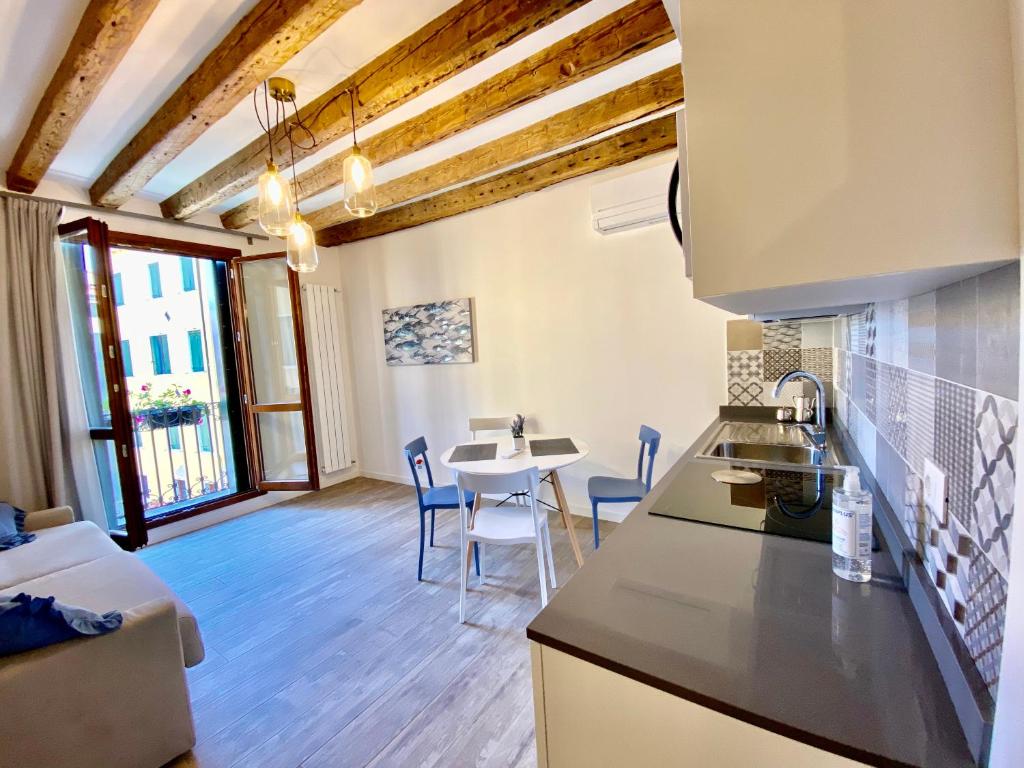 Suite House new apartments wi fi Venice island - Resim 23